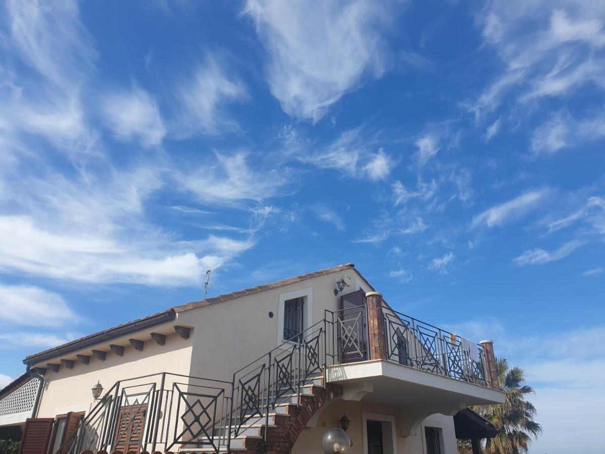 Villa Amare 캄포펠리체 디 로첼라 외부 사진