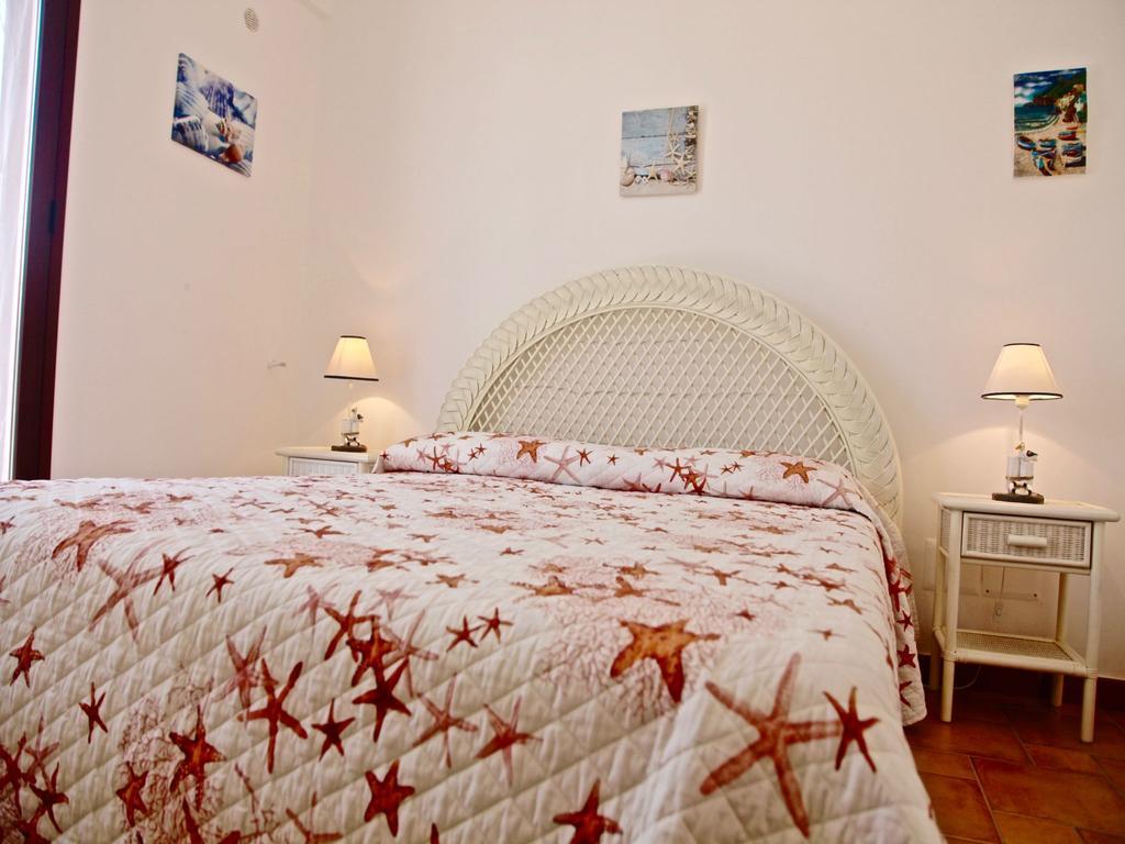 Villa Amare 캄포펠리체 디 로첼라 외부 사진